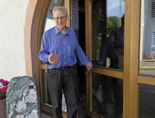 Gern fhrt Fritz Schmidlin Besucher du...liengalerie im Auggener Ortsteil Hach.  | Foto: B. Ehrlich