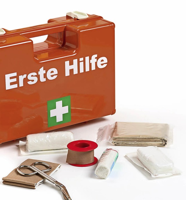 Erste-Hilfe-Koffer mit Verbandsmaterial  | Foto: Zerbor/Fotolia