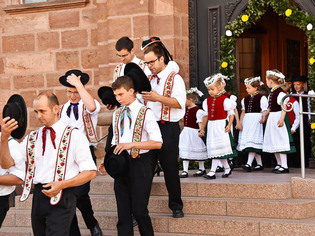 Die Gemeinde St. Peter im Schwarzwald feierte mit einer groen Prozession Fronleichnam. Auch die Vereine und Trachtentrgerinnen und Trger reihten sich ein.