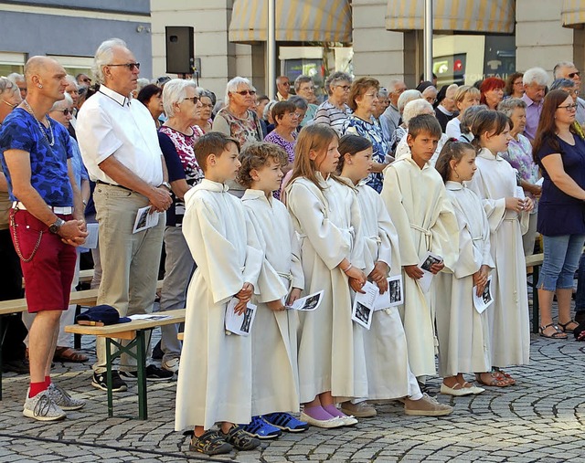 Feier unter der Ursulasule und Prozes...euzkirche: Fronleichnam in Offenburg.   | Foto: Barbara Puppe