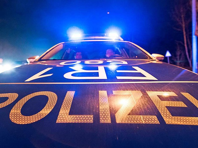 Der Polizei ist bei einer Kontrolle in...en ein Haftbefehl vorlag (Symbolbild). | Foto: dpa Der Polizei ist bei einer Kontrolle in...en ein Haftbefehl vorlag (Symbolbild). | Foto: dpa