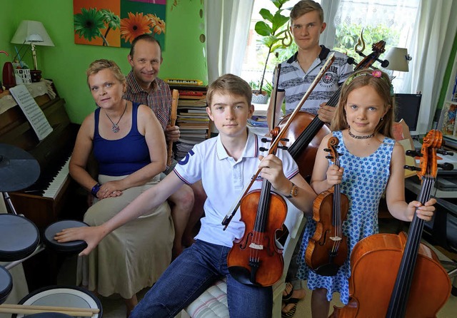 Eine musikalische Familie: Asta und Be...Musikzimmer ihres Hauses in Nollingen   | Foto: Roswitha Frey