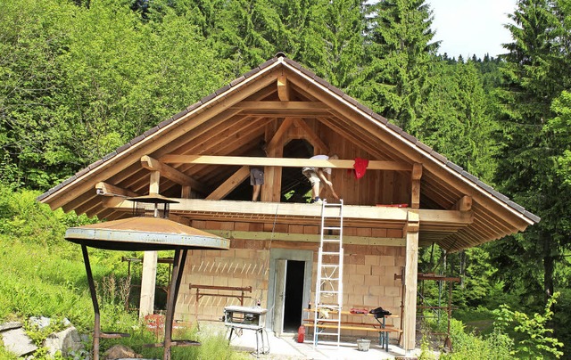 Der Rohbau der Mttlehtte bei Neuenwe...achdem die Htte 2014 abgebrannt war.   | Foto: Heiner Fabry