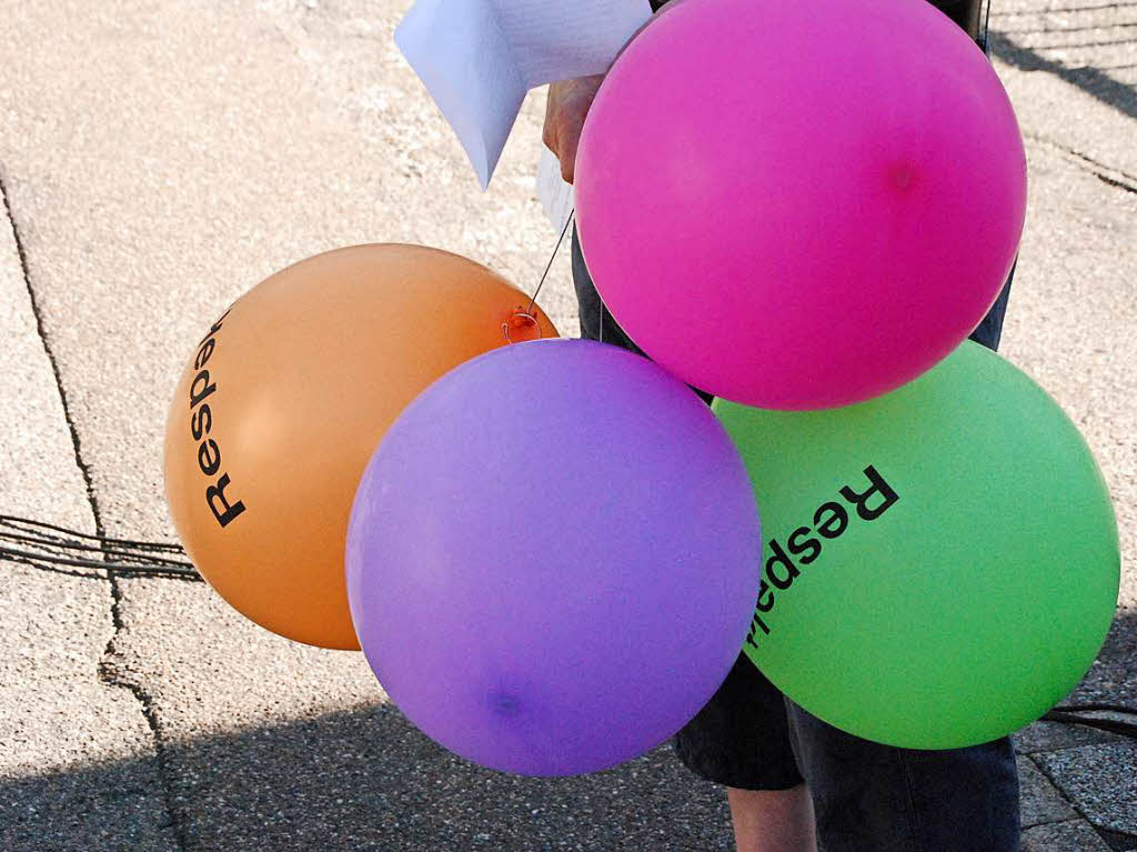 Die von Knstlerin Ruth Loibl entworfenen Luftballons sollen ein Symbol der Gemeinschaft und der Vielfalt sein und stehen fr den Respekt gegenber Andersdenkenden