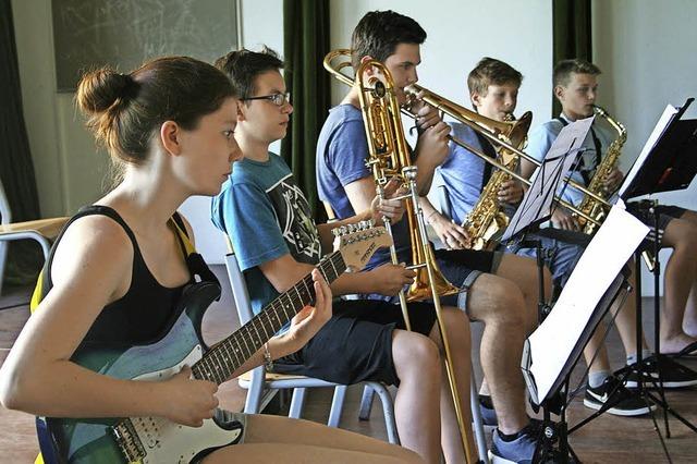 Big Band der Musikschule begeistert Jugendliche fr Jazz