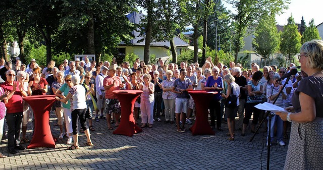 Sichtlich erleichtert und froh gab Ste...hrheit der Anwesenden groen Beifall.   | Foto: Erich Krieger