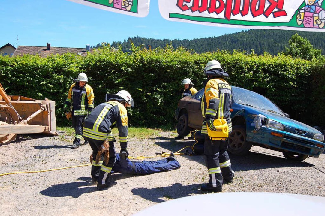In zwei Minuten hatten die Feuerwehrm...rank Bercher, dauerte das viel lnger.  | Foto: Claudia Renk