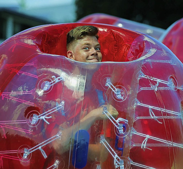 Bubble Soccer macht offensichtlich Spa.   | Foto: Sandra Decoux-Kone