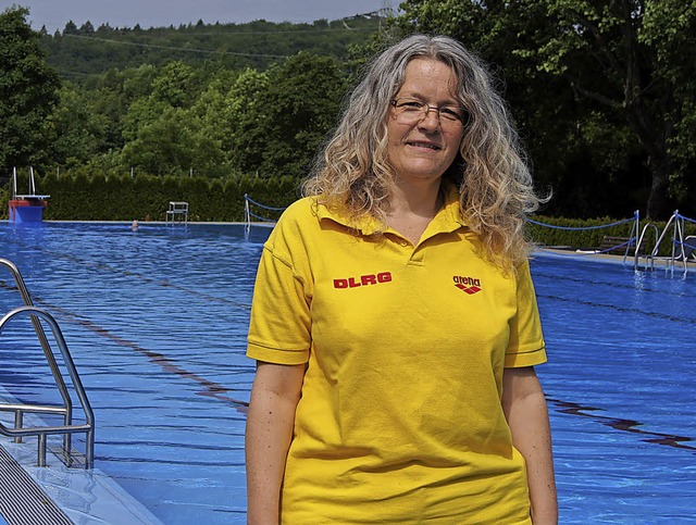 Sabine Schumann, Vorsitzende der DLRG ...ntwicklung hin zu Schlechtschwimmern.   | Foto: Coordes