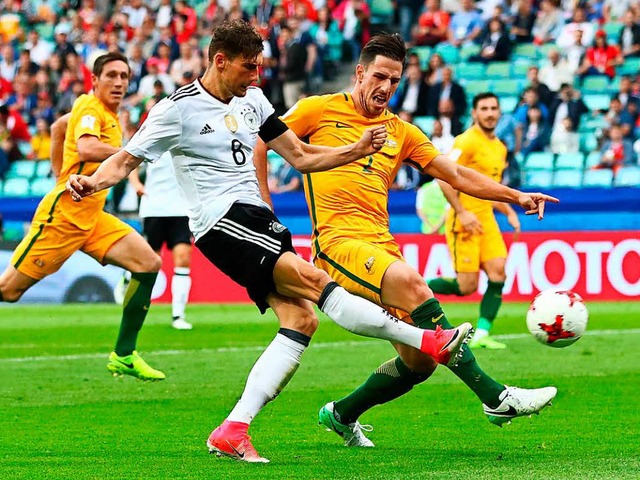 Der Schalker Leon Goretzka erzielte den Treffer zum 3:1.  | Foto: dpa