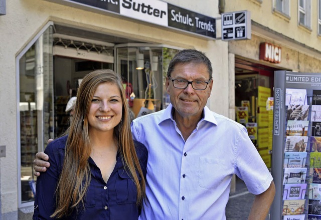 Lena Sutter und ihr Vater Mathias Sutt...em Ladengeschft an der Bertoldstrae   | Foto: Michael Bamberger