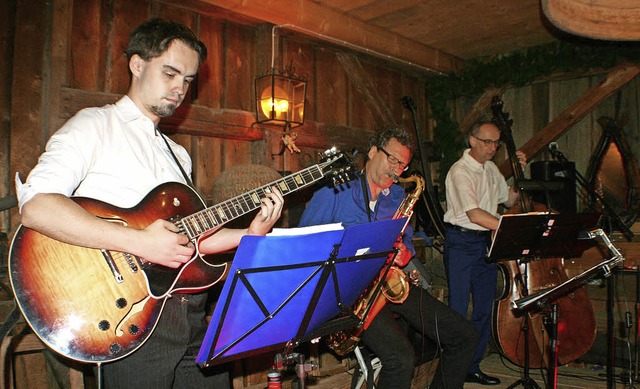 Eine gelungene Jazzmischung aus Standa.... Trio in der alten Bruggerschen Sge   | Foto: Kpper