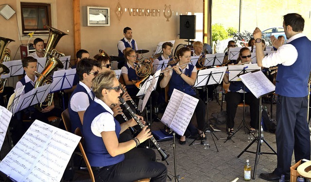 Beim  Fest der Breisacher Stadtmusik s...ltung der Gste mit flotter Musik auf.  | Foto: Hans-Jochen Voigt