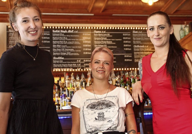 Manon Glathe studiert Gender und Medie... sie mit Leidenschaft Barkeeperinnen.   | Foto: Eri Sieberts