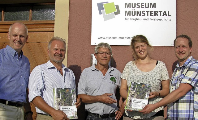 Freuen sich mit der Autorin  Freya Sch...tal, Hans Ortlieb und Markus Herbener   | Foto: Manfred Lange