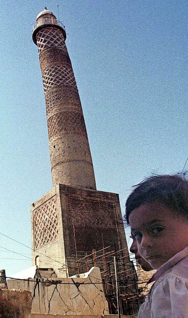 Das Minarett vor der Zerstrung   | Foto: DPA