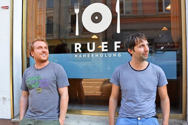 Jakob Schlaak (links) und Florian Bartsch sind die Betreiber des Caf Ruef  | Foto: Jana Luck