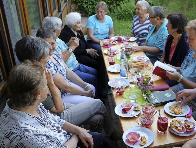 Erdbeer- und Kirschbowle und dazu Bunt...hste Jahr eine Neuauflage geplant ist.  | Foto: Privat