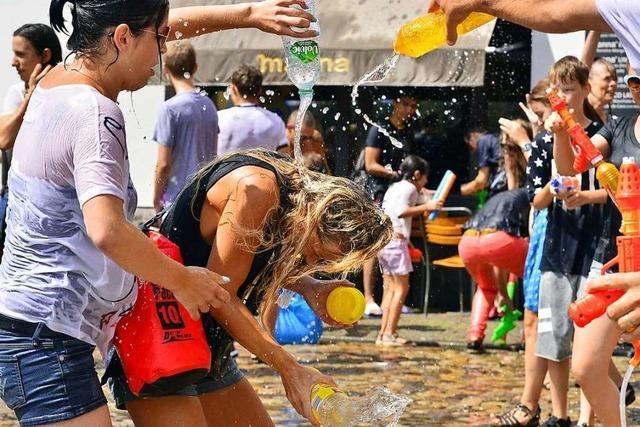 Fotos: Wasserschlacht auf dem Augustinerplatz