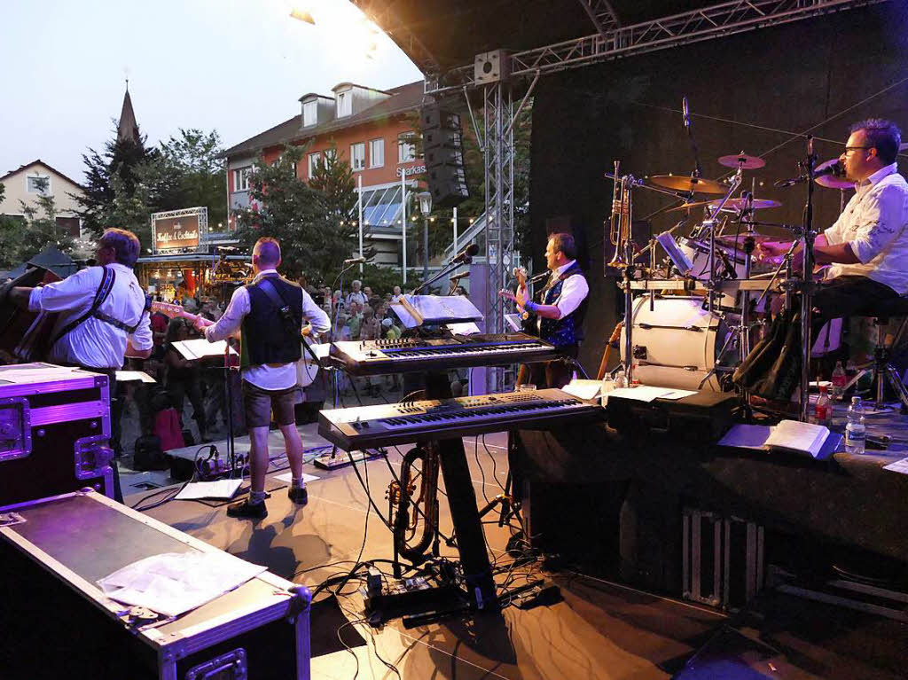 Besser geht’s nicht: Alle, die auf Stimmungsmusik stehen, kamen bei perfektem Open-Air-Wetter am Samstag auf dem Lammplatz in Bad Krozingen beim Event mit dem Original Schwarzwald-Quintetts voll auf ihre Kosten.