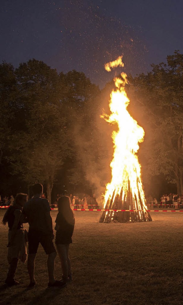 Hhepunkt des Abends: die Entzndung des Johannisfeuers  | Foto: Mnch