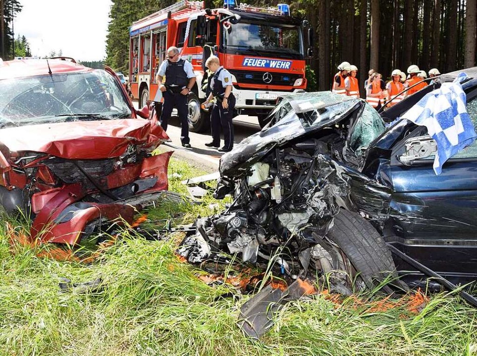 Schwerer Verkehrsunfall Mit Sieben Verletzten Auf B 31 – Vier Davon ...