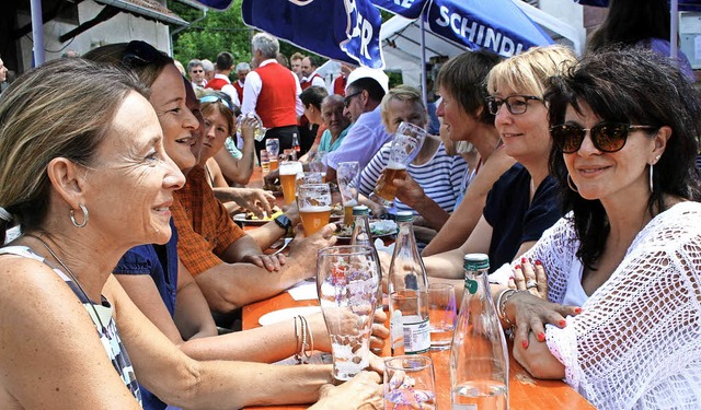 Gute Stimmung herrschte beim Gggelife... und ihr Team hatten sehr gut zu tun.   | Foto: Ralph Lacher