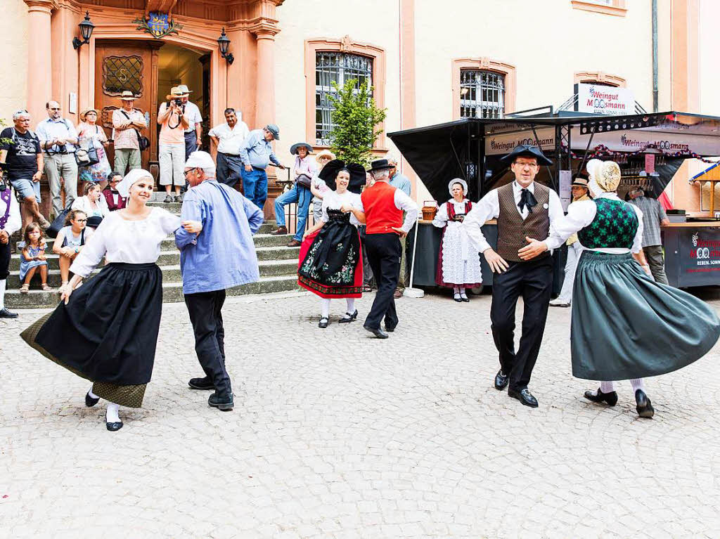 Ensemble Folklorique Haut Koenigsbourg de Selestat vor dem Elztalmuseum.