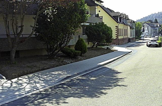 Der neue Gehweg in der Bottenbrunnenstrae ist fertig.   | Foto: Stadt