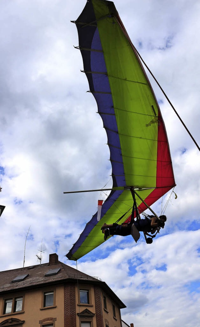 &#8222;Fliegend&#8220; berm Stadtfestgelnde.  | Foto: Karin Hei