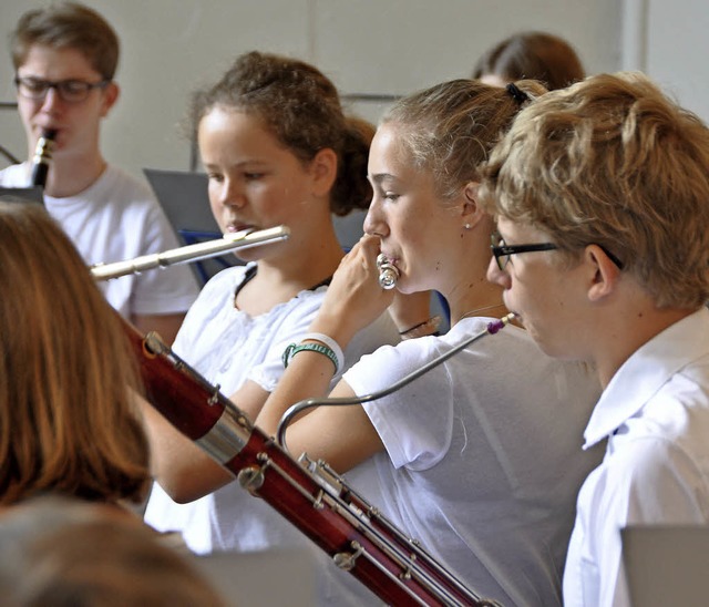 Die Orchesterteenies der Stadtmusik un...k unter der Leitung von Ellen Winzer.   | Foto: Daniel Gramespacher