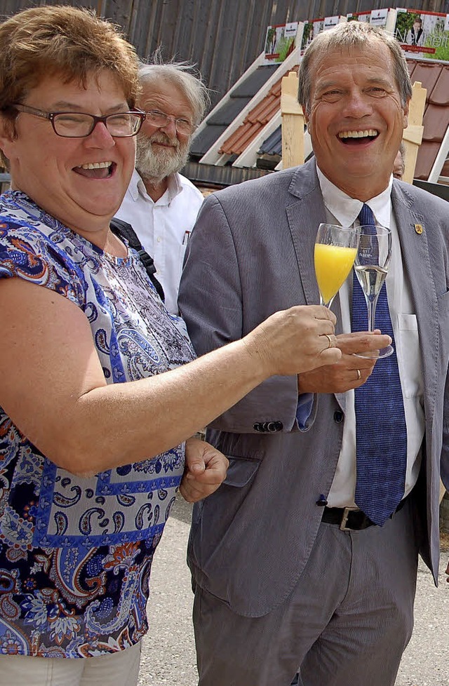 Ortsvorsteherin Silvia Rtschle und OB...dt haben bei der Erffnung gut lachen.  | Foto: Petra Wunderle