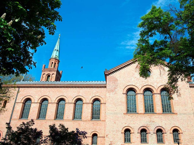 Die neue liberale Moschee in Berlin sorgt fr Aufregung.  | Foto: dpa