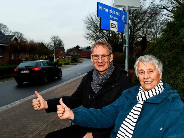 Initiatorin Hannelore Rath und Brgerm...sdorf (Schleswig-Holstein) eingefhrt.  | Foto: Carsten Rehder