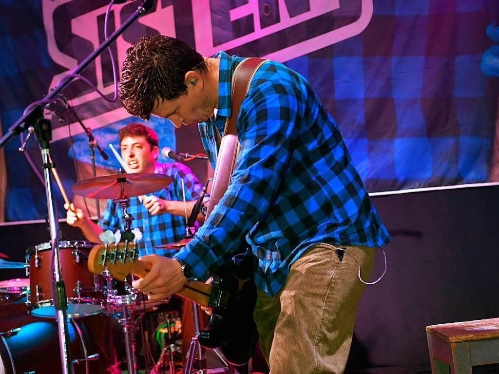 Bassist Benjamin Seidler von den Sidling Sisters. Bassist Benjamin Seidler von den Sidling Sisters.