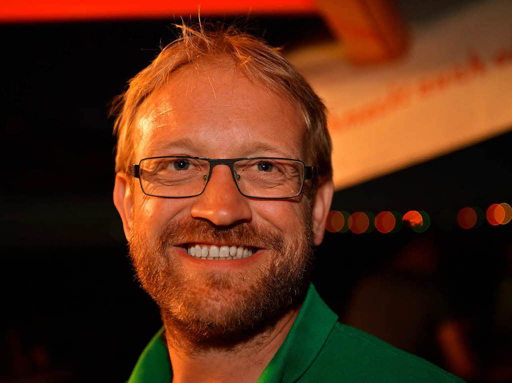 Zufriedenes Gesicht im Festzelt beim Jubiläum des Opel-Clubs Brunnadern. Zufriedenes Gesicht im Festzelt beim Jubiläum des Opel-Clubs Brunnadern.