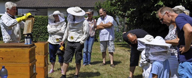 Der Zuspruch zum Imkertag war sehr gro...e an Bienen und Honig ist ungebrochen.  | Foto: Jutta Schtz