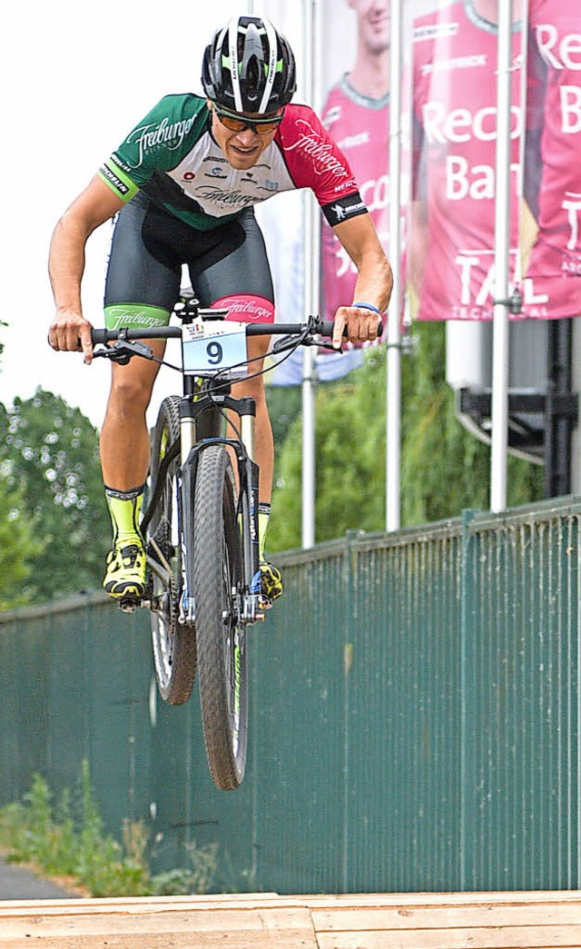 Flugknstler: Simon Gutmann aus Breitnau beim Sprint-Weltcup in Belgien  | Foto: zvg
