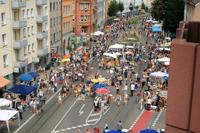 So sieht es aus, wenn in der Habsburgerstrae Flohmarkt ist.  | Foto: Friedrich Hoch