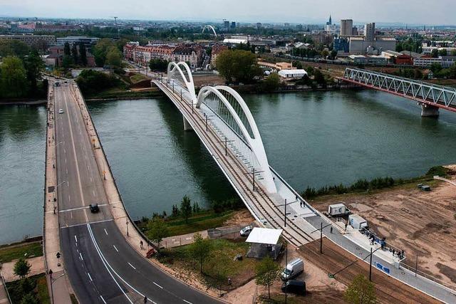 rger um Taufe von Helmut-Kohl-Brcke zwischen Straburg und Kehl