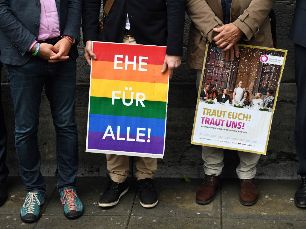 Abgeordnete und Zuschauer im Bundestag feierten die Entscheidung fr die Ehe fr alle.