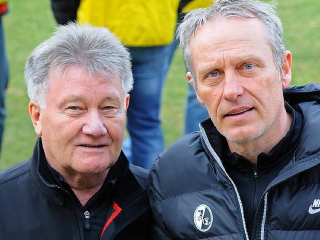 FVLB-Manager Bernd Schleith und SC-Tra... Gastspiel des SC Freiburg in Lrrach.  | Foto: Meinrad Schn