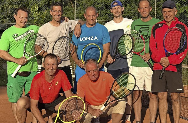 Das Team  Herren 40 der TG Lonza mit (... Tudor Spinu und Christoph Modersohn.   | Foto: Privat