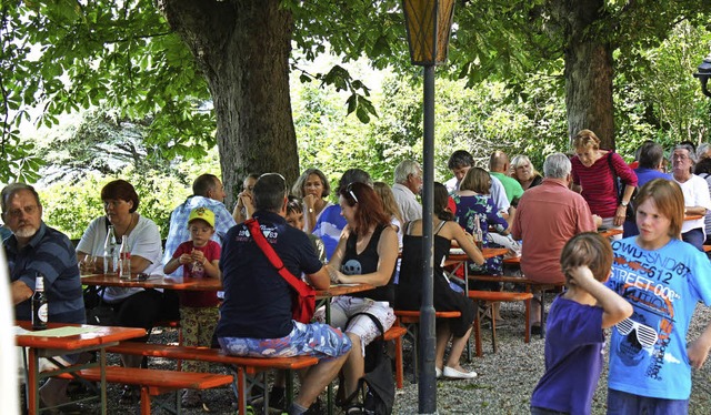 Kaffee und Kuchen im Kastaniengarten  | Foto: privat