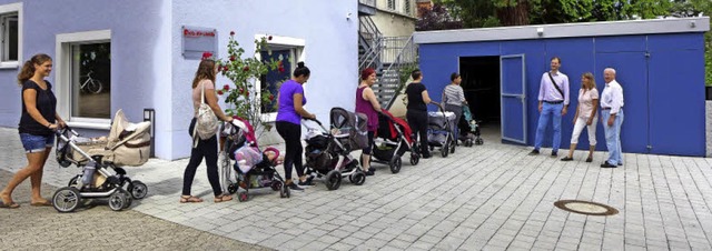 Prozession der besonderen Art: Unter d...Kinder das neue Kinderwagen-Parkhaus.   | Foto: Simone Richter (Katholische Kirche Freiburg)