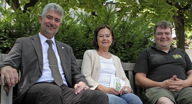 Michael Thater, Beata Rolirad und Joch...s Kinderferienprogramms gebildet hat.   | Foto: Jrn Kerckhoff