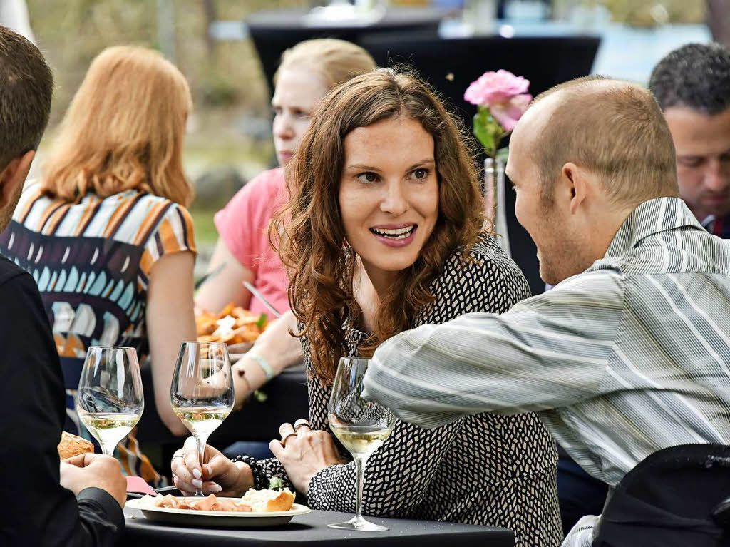 150 Weine von 47 Jungwinzern aus der Region: die Wein-Fass-Bar im Hofgut Lilienhof.