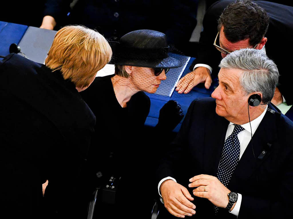 Bundeskanzlerin Angela Merkel (l-r, CDU), die Witwe Maike Kohl-Richter und EU-Parlamentsprsident Antonio Tadjani