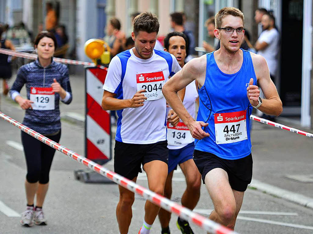 Eindrcke vom 9. Stadtlauf in Emmendingen. Den Hauptlauf ber zehn Kilometer gewannen Fritz Koch aus Freiburg und Anja Rttinger aus Sexau (LAC Freiburg).