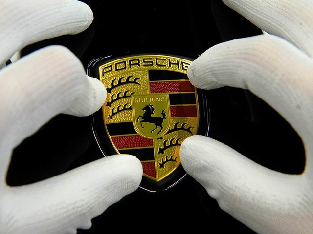 Die Porsche-Zentren in Freiburg und Lrrach haben einen neuen Eigentmer.  | Foto: dpa